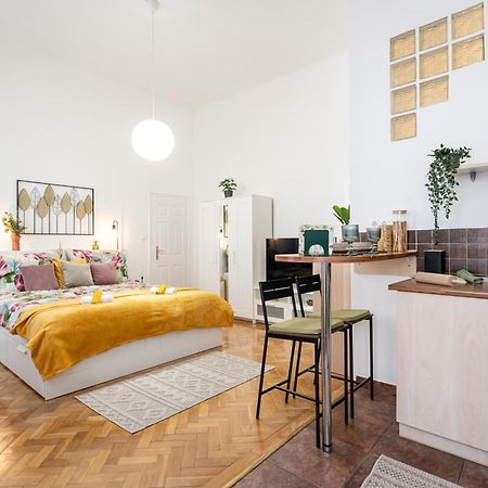 Cosmopolitan Studio - Chic Getaway In A Fancy Neighbourhood Budapest Exterior foto